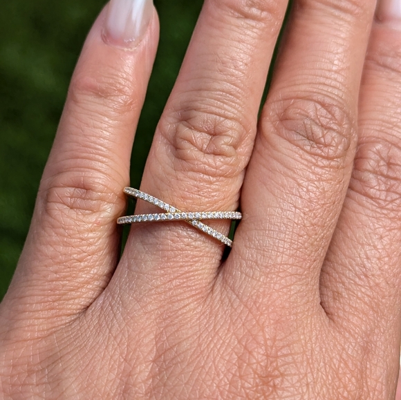 14K Yellow Gold Diamond X Cross Intertwined Ring Band - Picture 5 of 6